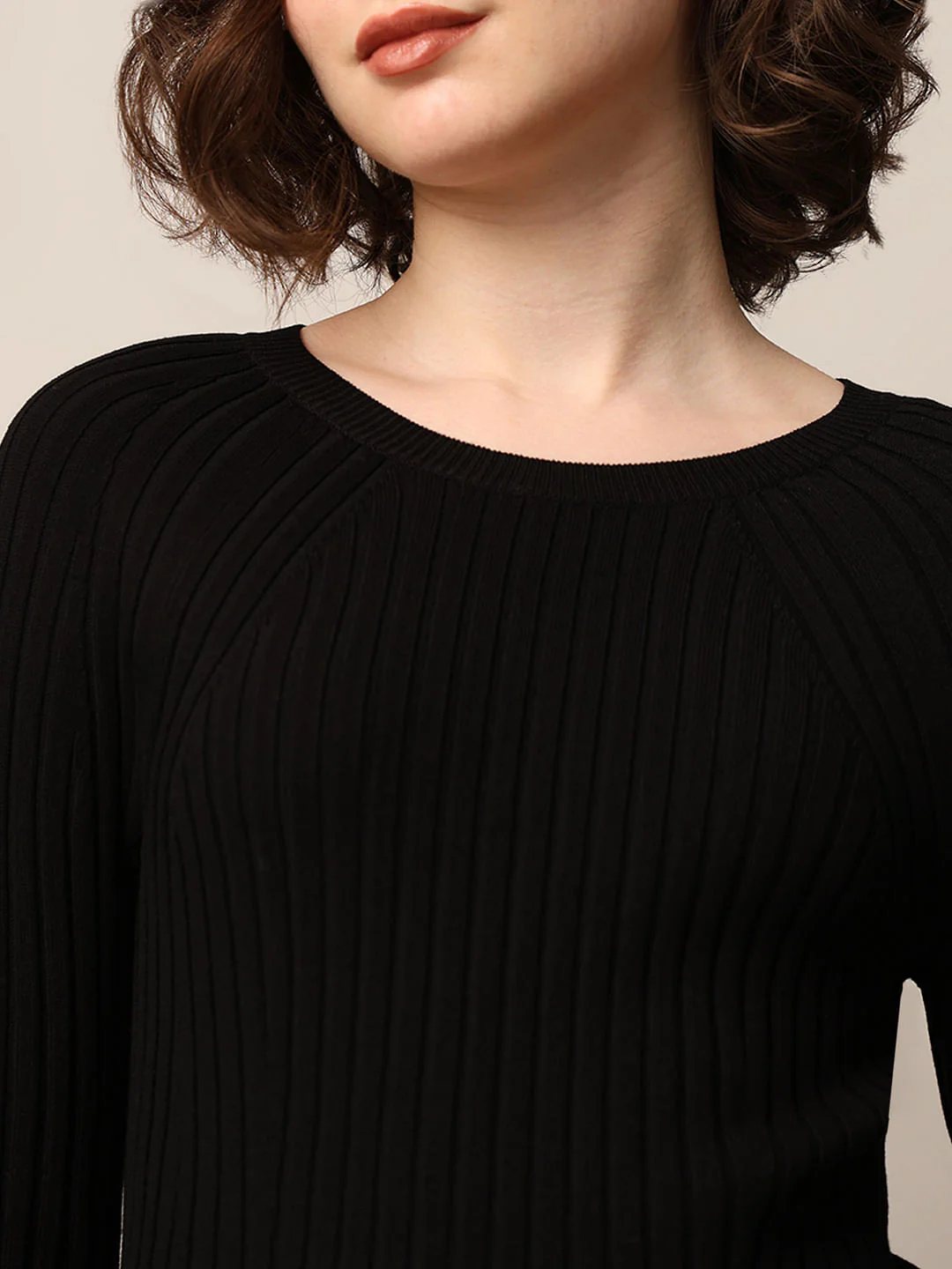 Black Rib-Knit Cropped Fitted Pullover - Image 4