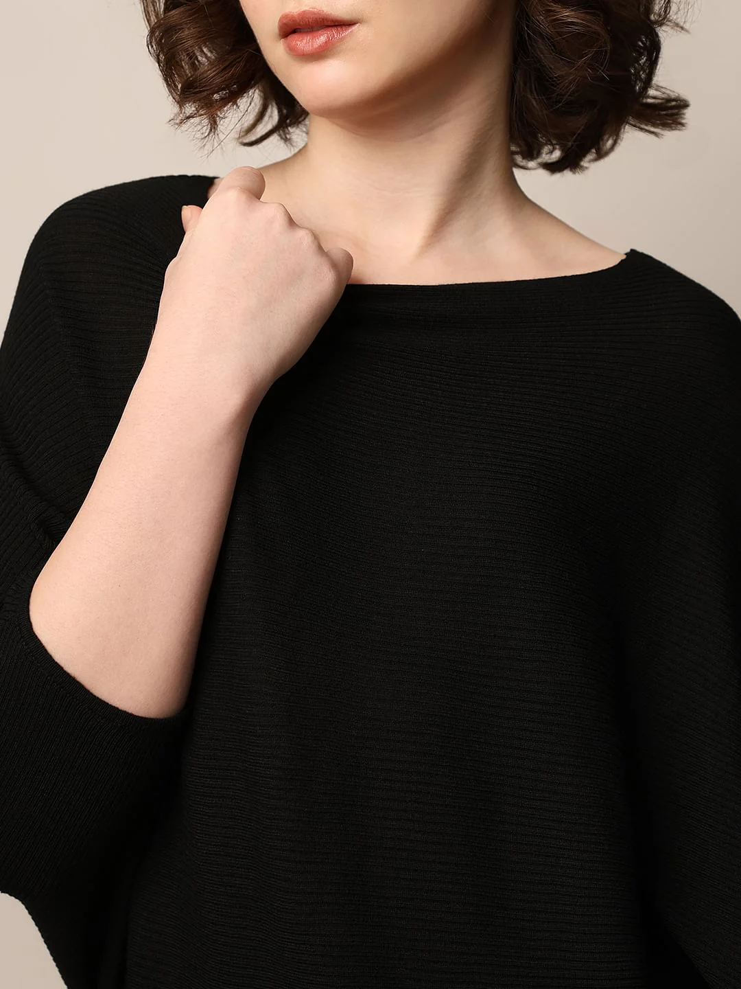 Black Batwing Sleeves Pullover - Image 4