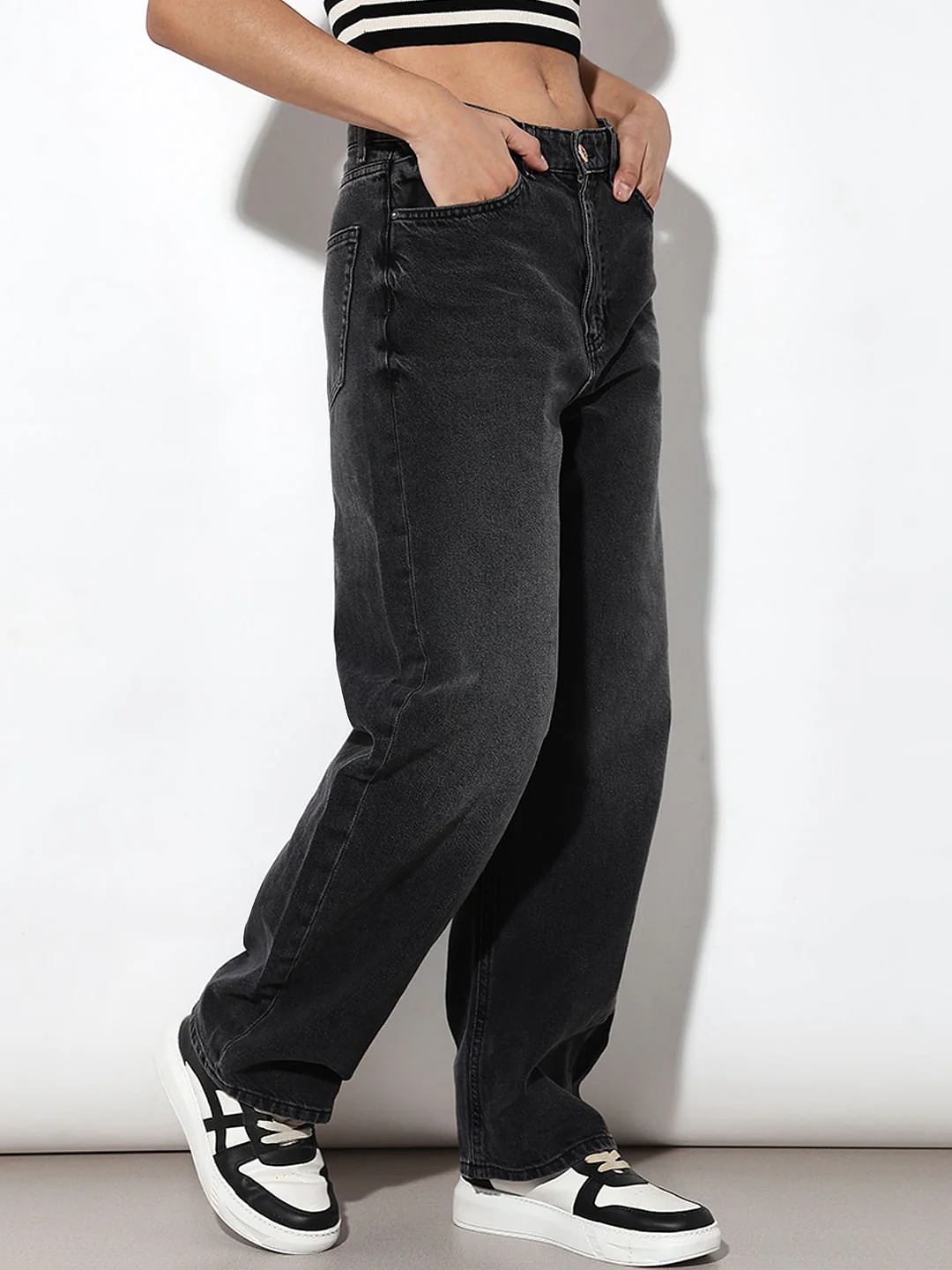 Black High Rise Washed Straight Fit Jeans - Image 4