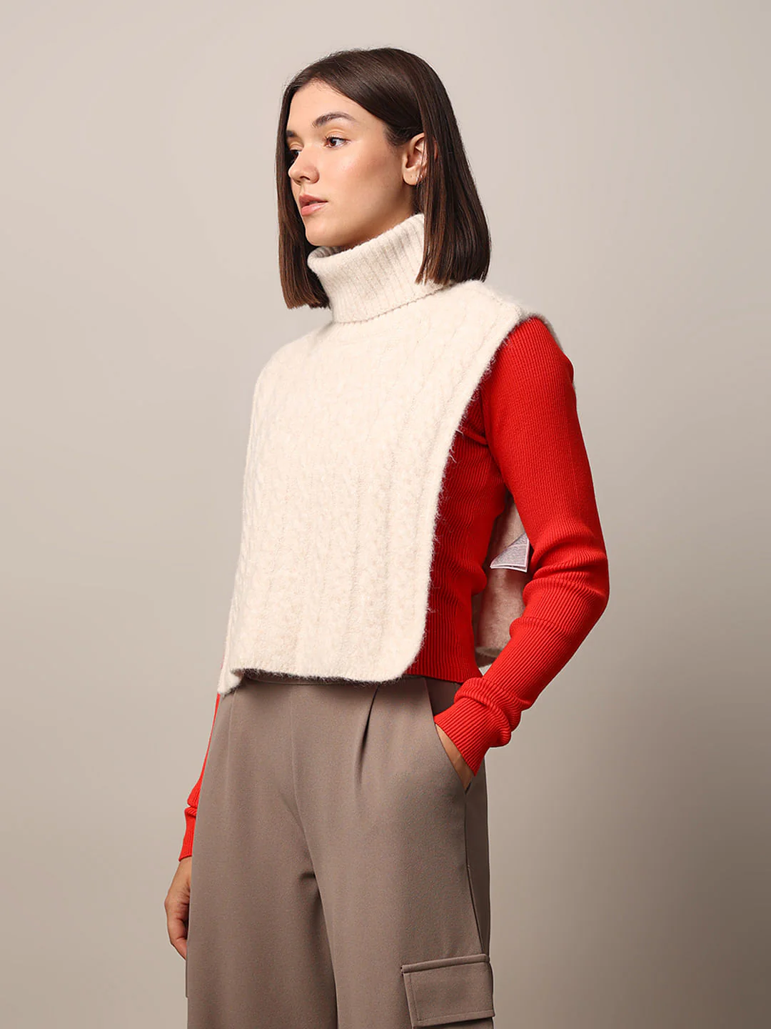 White High Neck Knitted Top - Image 5